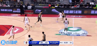 有进步!媒体人:徐昕以前没有方向感 年轻球员不能只努力不思考